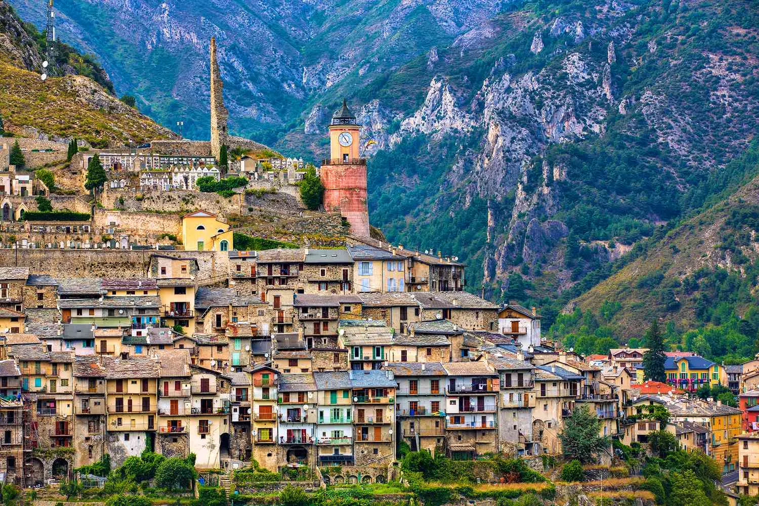 This French Riviera Train Route Takes You to Quaint Mountain Villages, Hiking and Cycling Trails, and a National Park