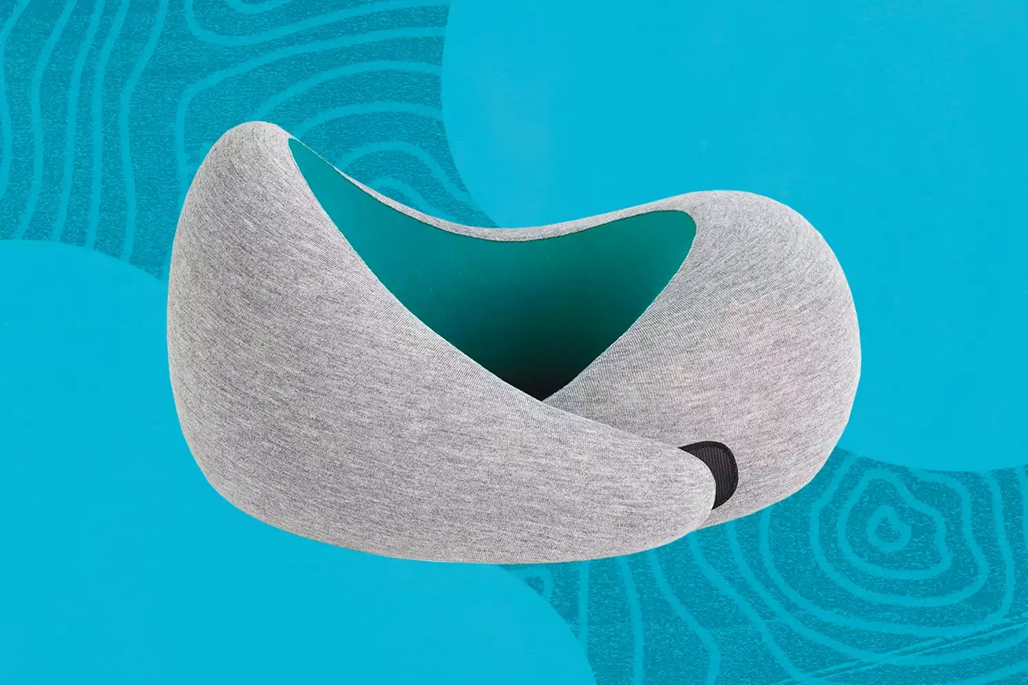 I Flew for 14 Hours Straight and Didn’t Have Any Neck Pain Thanks to This Memory Foam Travel Pillow