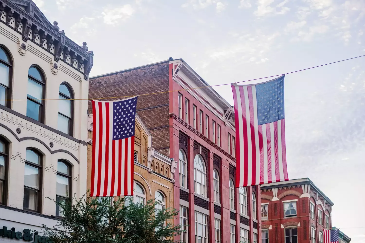 The Best Times to Visit Savannah for Good Weather, Fewer Crowds, and Lower Prices