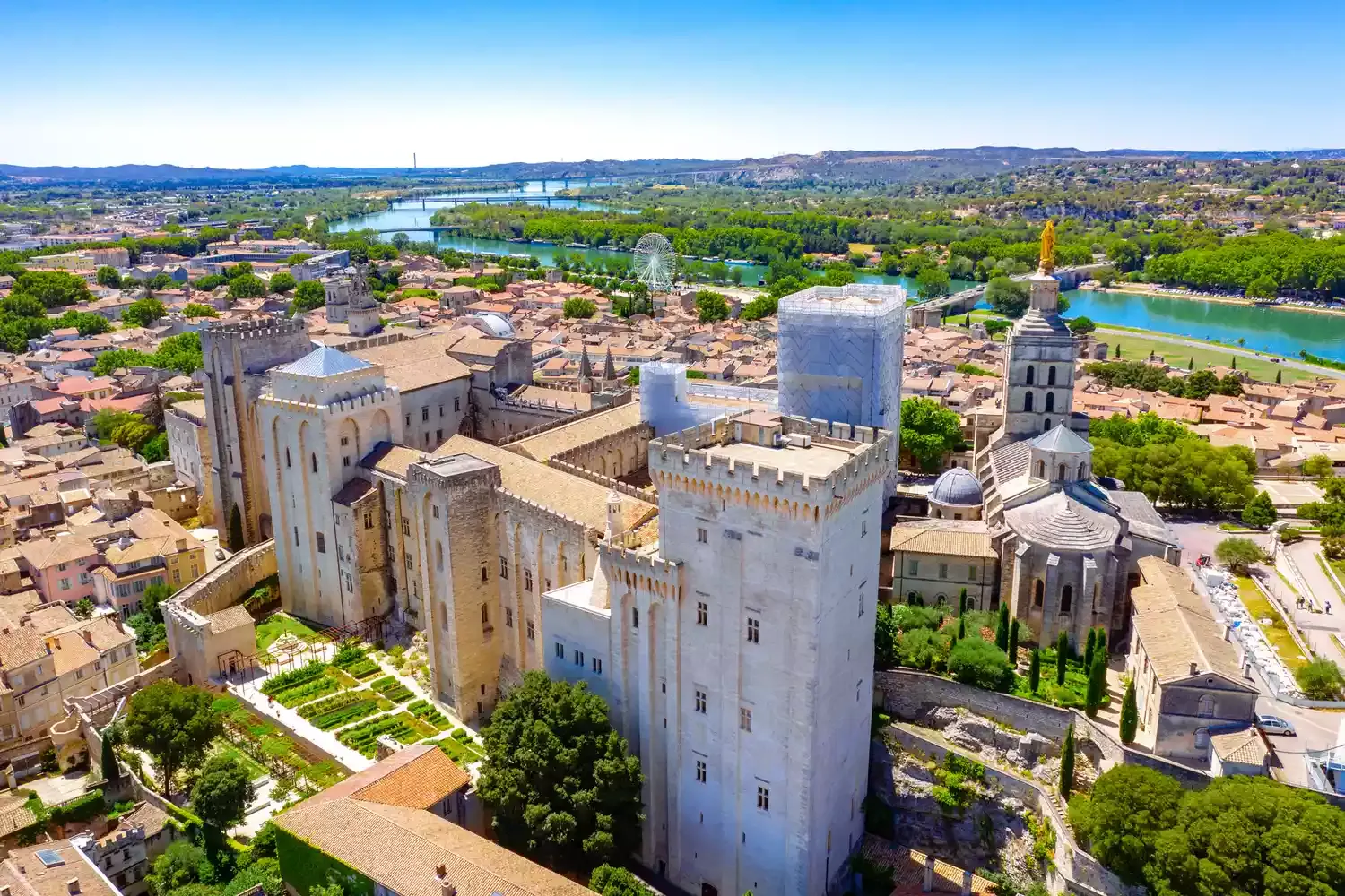 How to Plan the Perfect Trip to Avignon, France