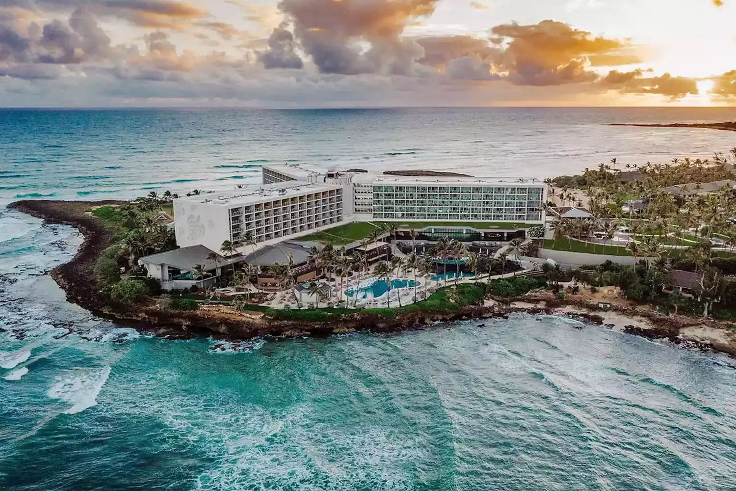 You Can ‘Set-jet’ to Your Favorite TV-inspired Destinations, From Hawaii to Paris, for Less Using This Travel Hack