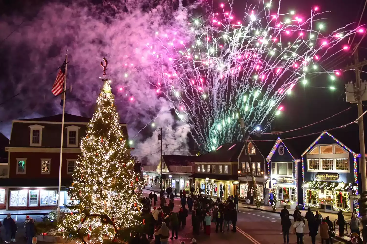 This Coastal Maine Town Transforms Into a Holiday Winter Wonderland Every December — and It Has a Lobster Trap Christmas Tree