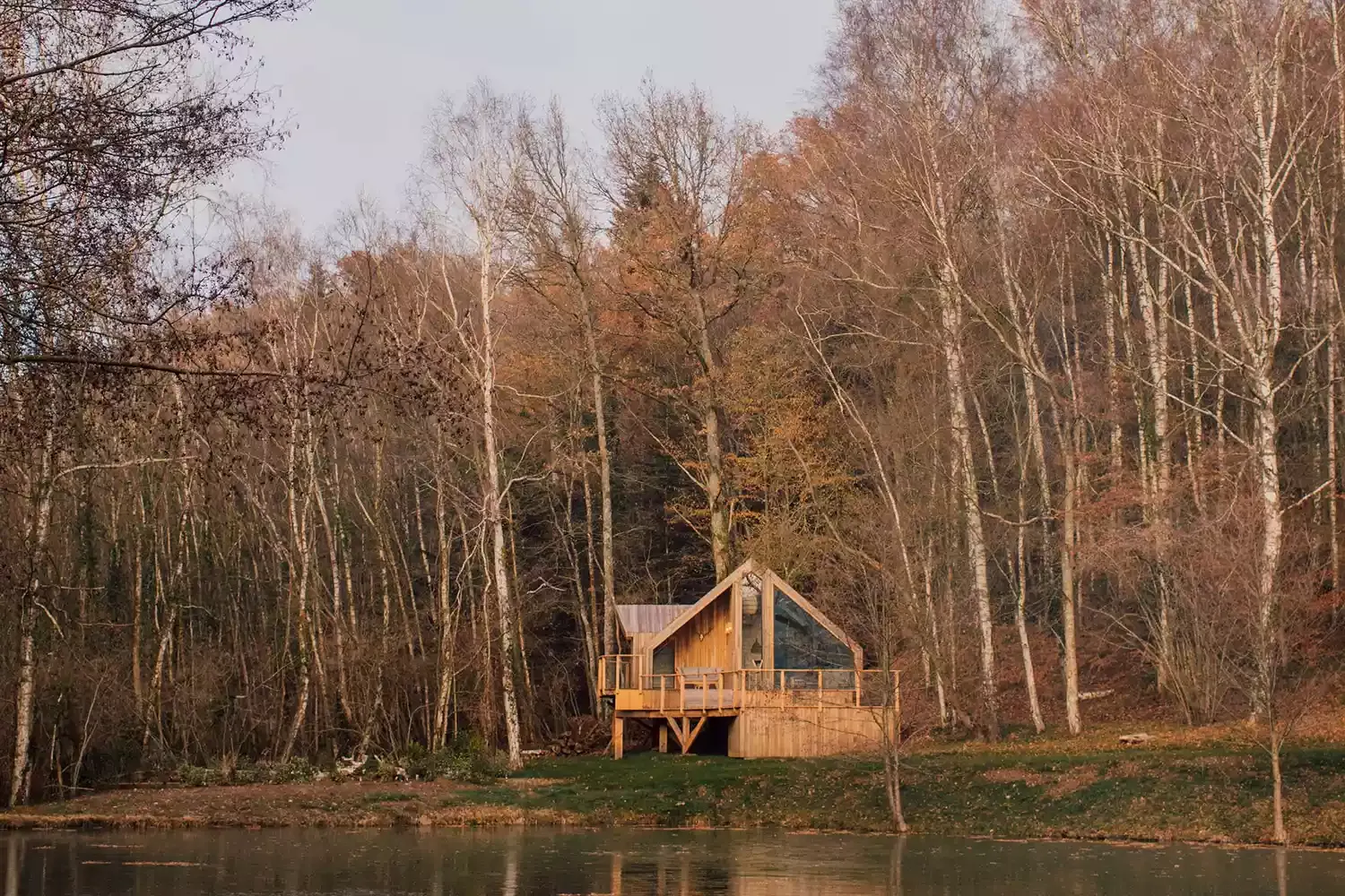 This Picturesque Region Just Outside Paris Is Where the French Go on Vacation — and It Has Chic New Lakefront Cabins