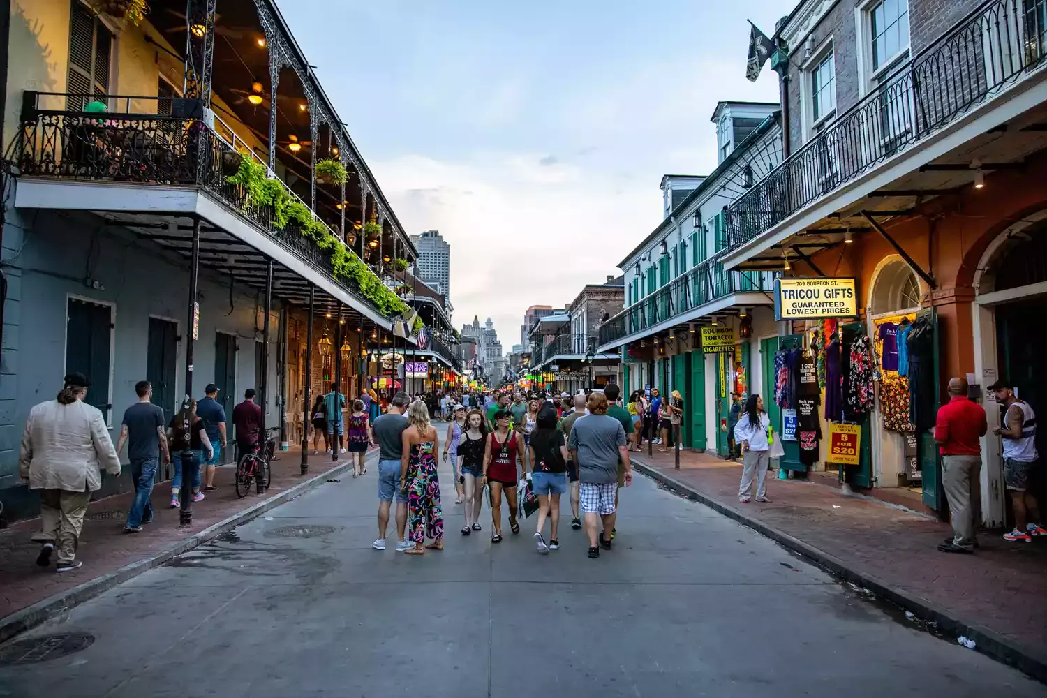 25 Best Things to Do in New Orleans, From Streetcar Rides to Bar Crawls