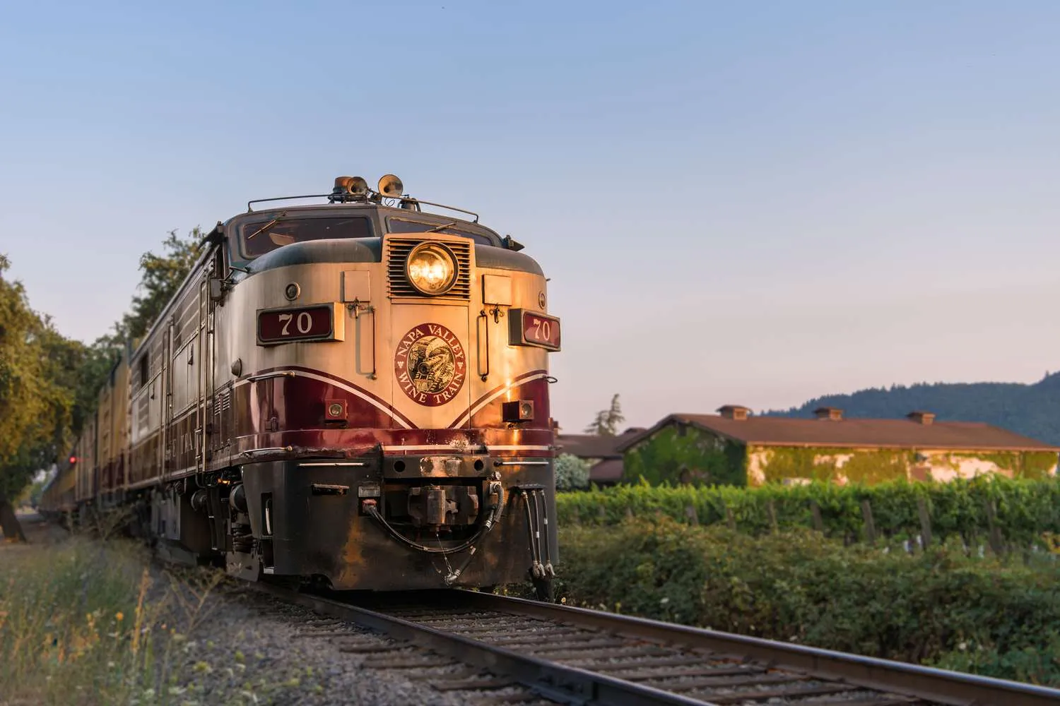 7 Boozy Train Rides Around the World That Offer Specialty Sips and Stunning Views