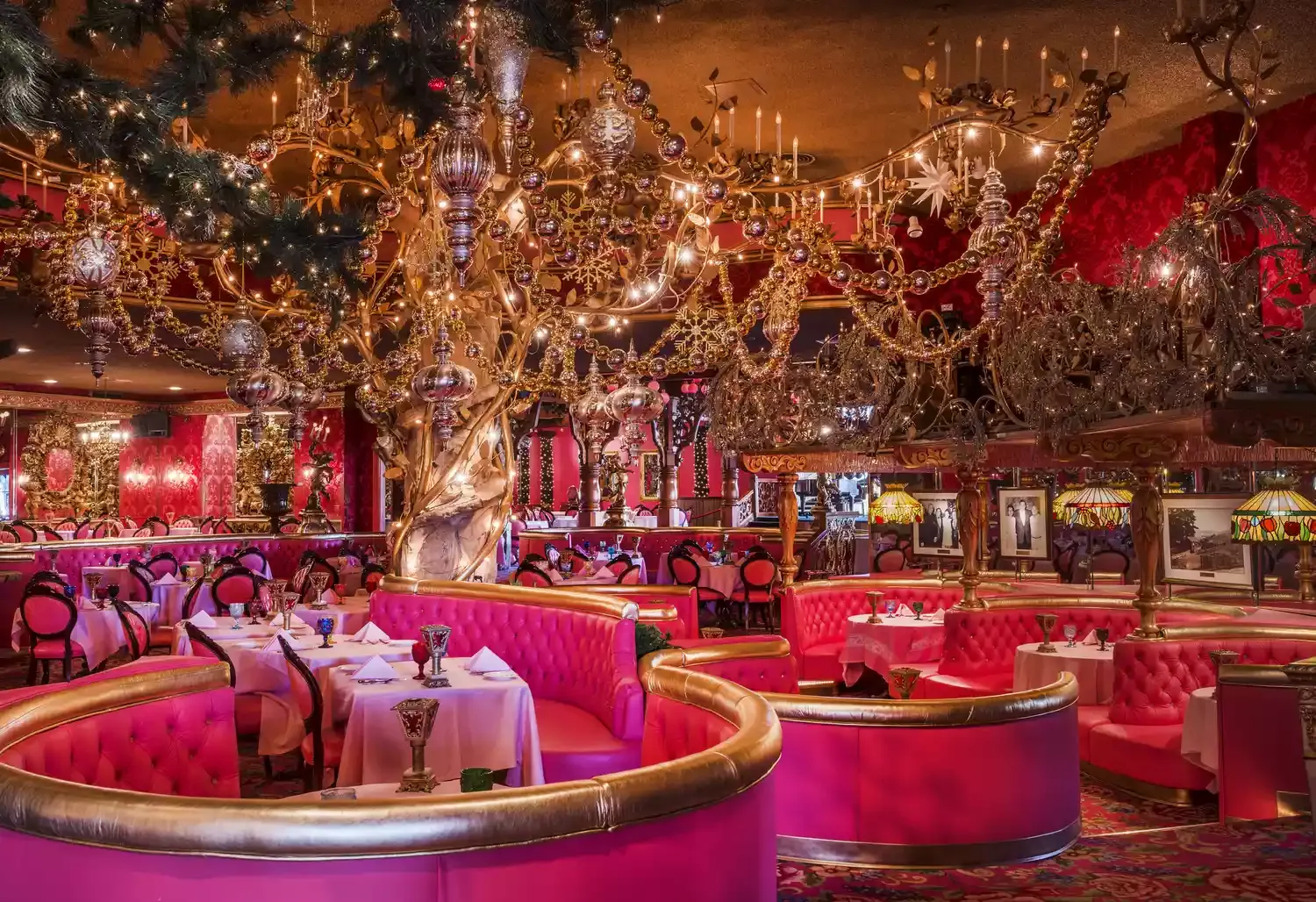 20 Valentine's Day Travel Experiences for a Romantic Getaway