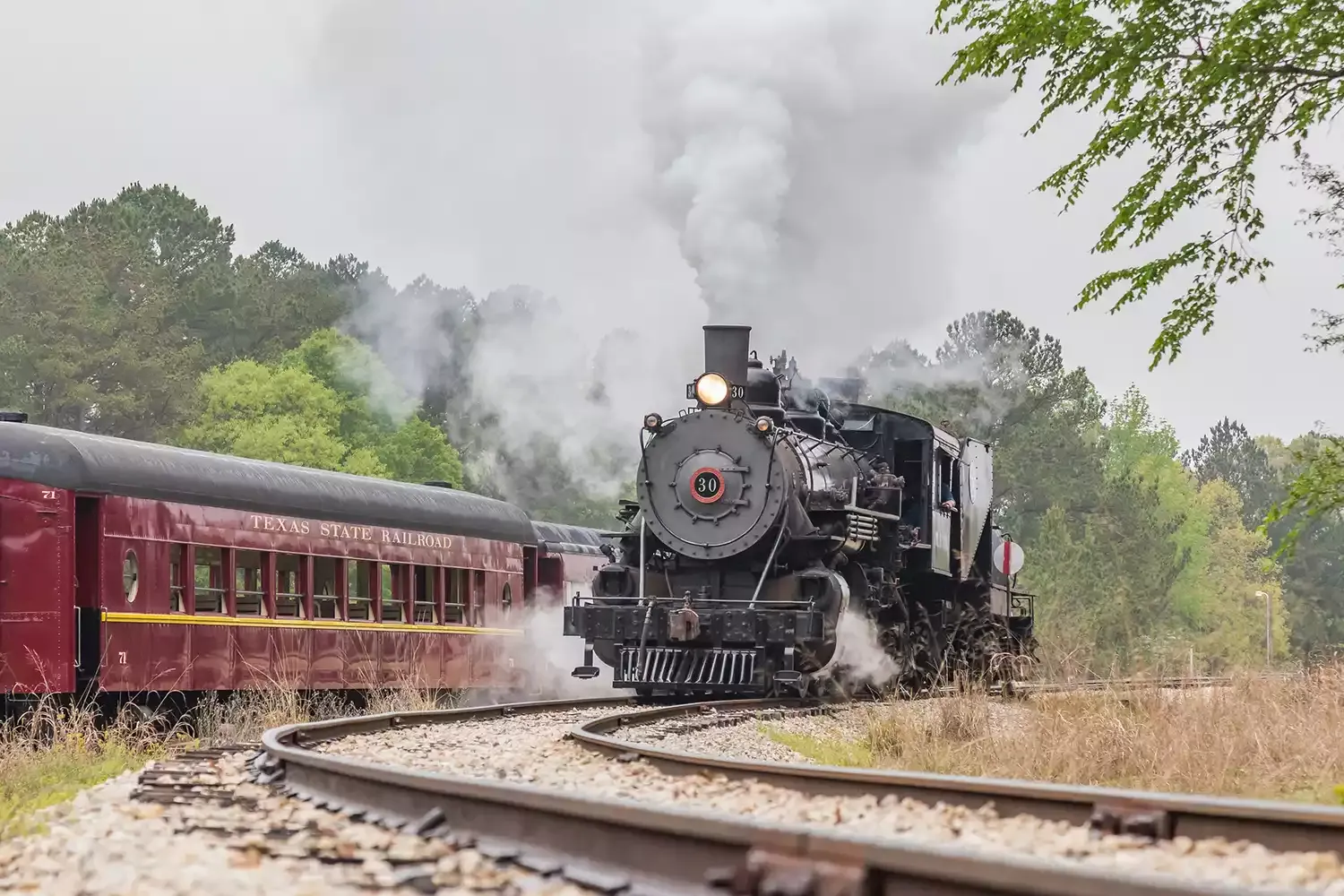 6 Best Train Rides in Texas — Vintage Cars and Scenic Views Included